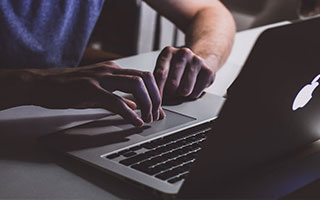 爱游戏登录入口-节奏混乱时球员应如何优先选择防守站位，节奏型控卫的球鞋